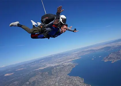 Tandem Skydiving in Athens from 3500m