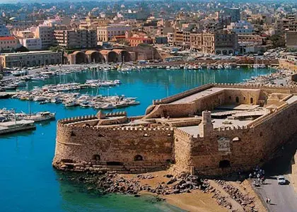 Aerial Sightseeing Tour of Chania and Heraklion 