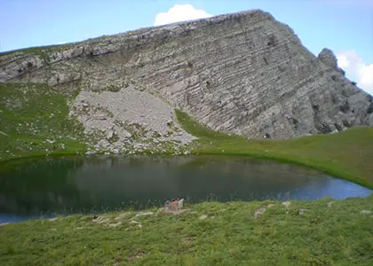 Full-Day Guided Hike of Dragon Lake in the Pindos Mountains
