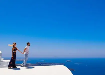 Personal Travel Photographer Tour in Santorini